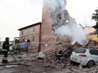 Resgatado mais um corpo do sismo em Itália - TVI