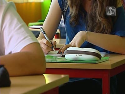 Exames nacionais: escolas e alunos não são problema, dizem pais - TVI