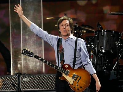 Paul McCartney: 70 anos e uma carreira sempre a subir - TVI