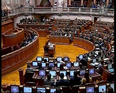 Parlamento debate moção de censura ao Governo - TVI