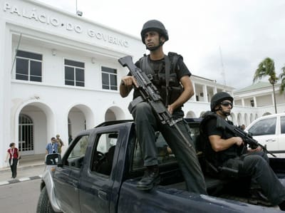 Timor: portugueses aconselhados a ficarem em casa à noite - TVI