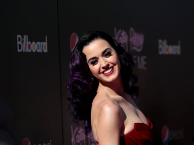 Katy Perry apoia Robert Pattinson após traição - TVI