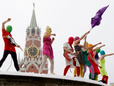 Rússia: Pussy Riot acusadas de vandalismo dizem-se inocentes - TVI