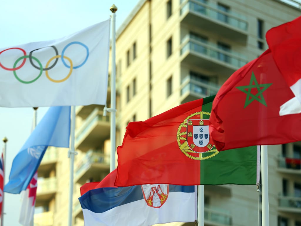 Bandeira portuguesa hasteada na Aldeia Olímpica [Lusa]