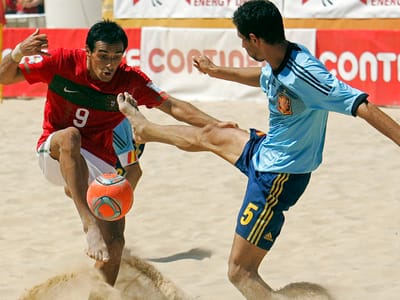 Futebol de Praia: falta um mês para o Mundial de Espinho - TVI