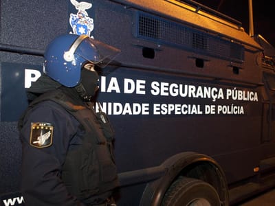 Ministério Público investiga incidente entre polícia e adepto no clássico - TVI