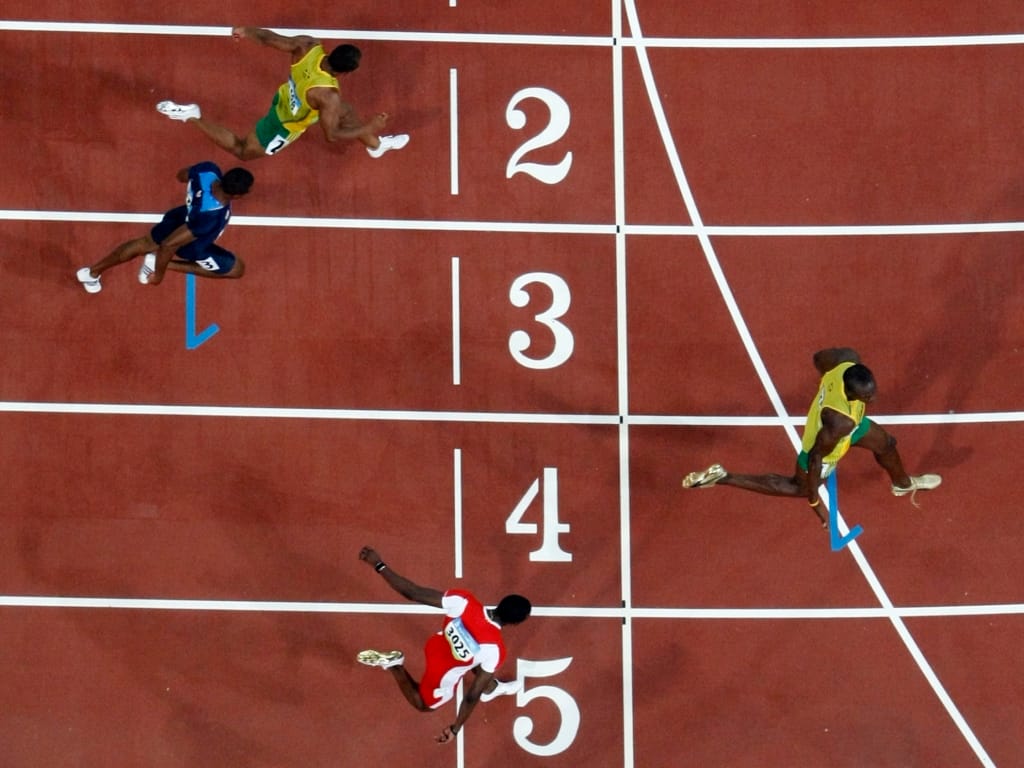 2008: Usain Bolt, o relâmpago jamaicano que atravessou Pequim e ganhou os 100m com recorde do mundo (9.69s); e repetiu a dose nos 200m