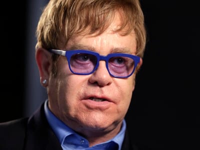Elton John declara «guerra» à dupla Dolce & Gabanna - TVI