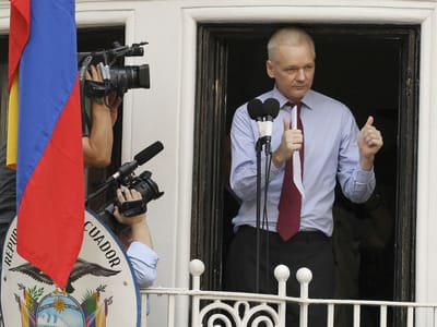 Assange acusa Google de atuar sob interesses dos EUA - TVI