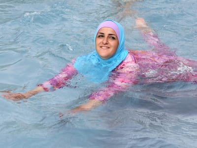 "Dia do burkini" num parque aquático gera polémica em França - TVI