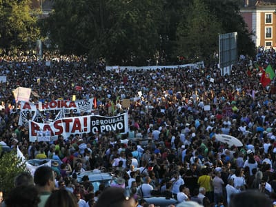 Milhares num dos maiores protestos de sempre - TVI