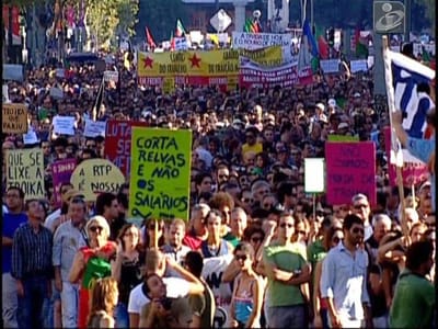 «Que se lixe a troika!»: o dia de protestos contado em vídeo - TVI