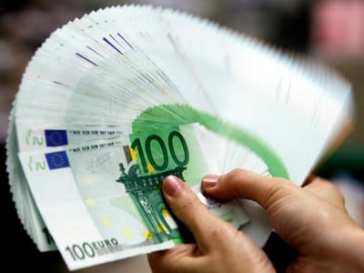 Bruxelas mais otimista que o FMI quanto à dívida - TVI