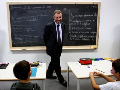 Matemática: Ministério da Educação substitui programa do ensino básico - TVI