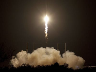 SpaceX lança com sucesso o seu foguetão Falcon 9 - TVI