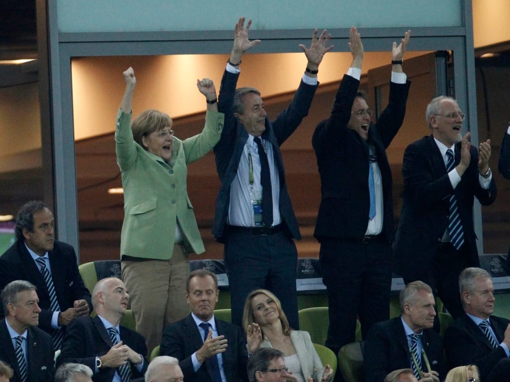 Euro2012: Merkel no jogo Alemanha vs. Grécia