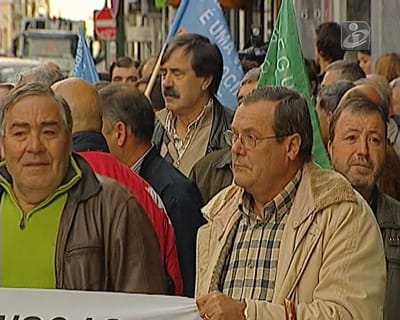 Desempregados da construção civil protestam - TVI