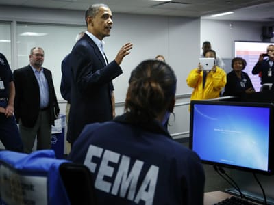 Impacto eleitoral do Sandy: Obama, «commander-in-chief» - TVI