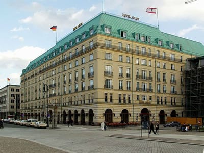 Deutsche Bank decide medidas de austeridade em hotel de luxo - TVI