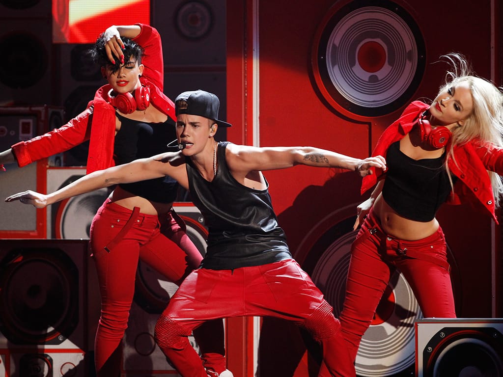 Justin Bieber nos American Music Awards (Foto: Reuters)