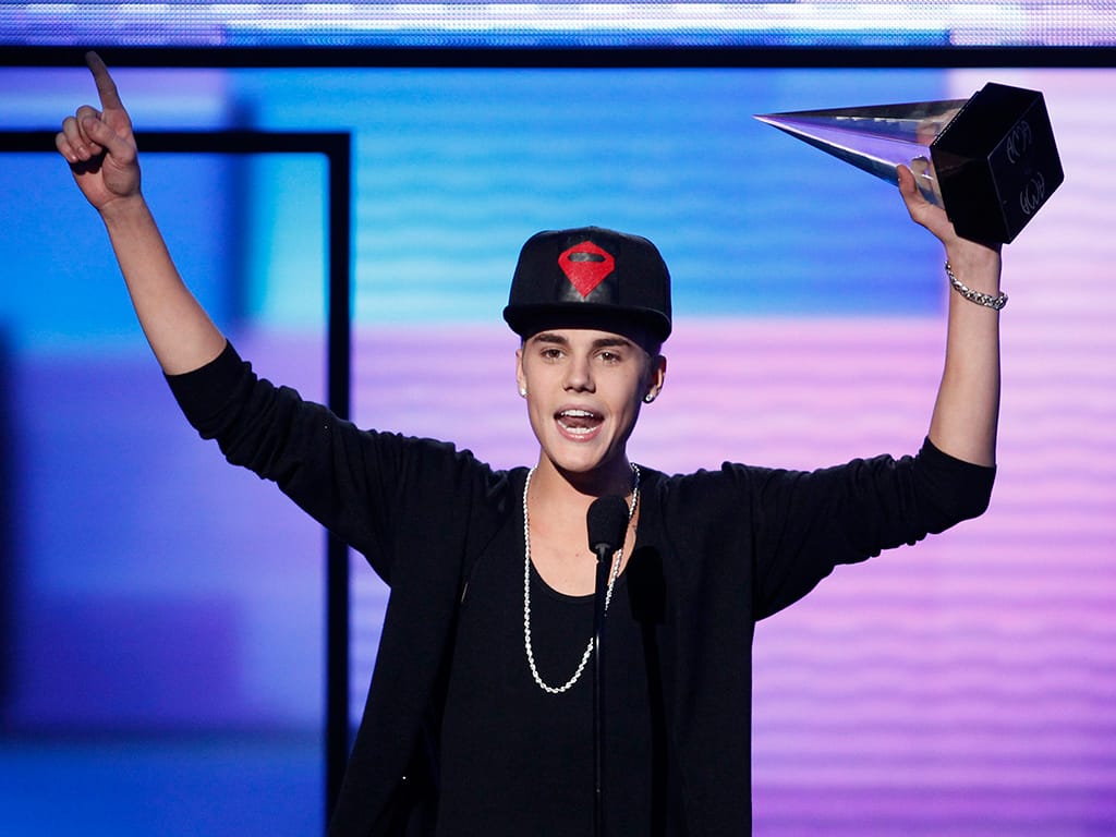 Justin Bieber nos American Music Awards (Foto: Reuters)