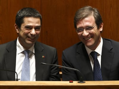 Portugal poupa mil milhões por ano com Grécia - TVI