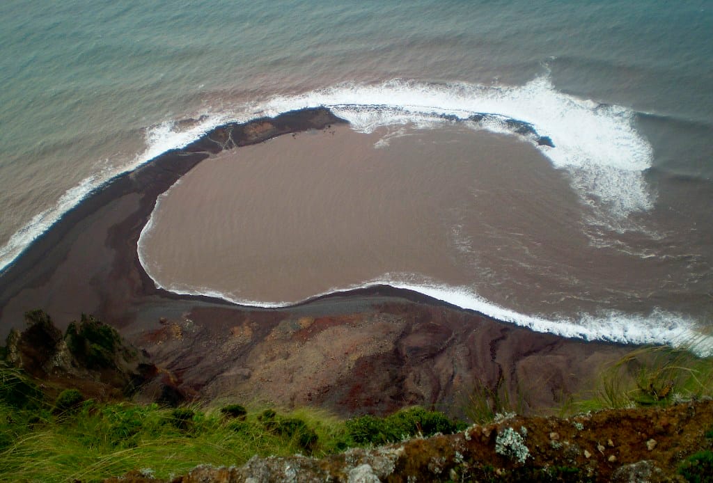 Pequena fajã costeira formada na Ilha do Corvo