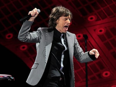 Madeixa de cabelo de Mick Jagger vendida por 4600 euros - TVI