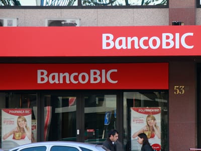Presidente do banco BIC descarta compra do BFA angolano - TVI