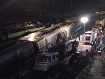 Colisão entre dois comboios faz pelo menos 21 feridos - TVI