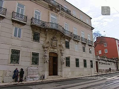 Justiça portuguesa deve pedir dados às finanças sobre «vice» angolano - TVI