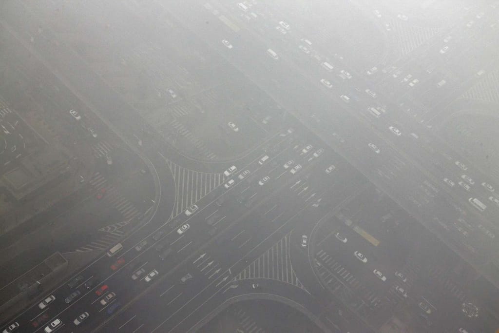A bruma mais prolongada em quase 60 anos em Pequim [Reuters/Jason Lee]