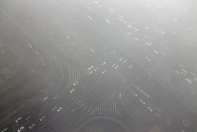 Pequim fecha milhares de fábricas para tentar eliminar poluição - TVI