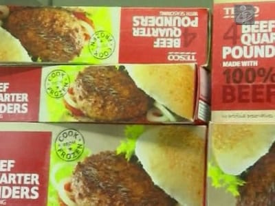 Carne podre encontrada em fábrica que produzia para a Burger King - TVI