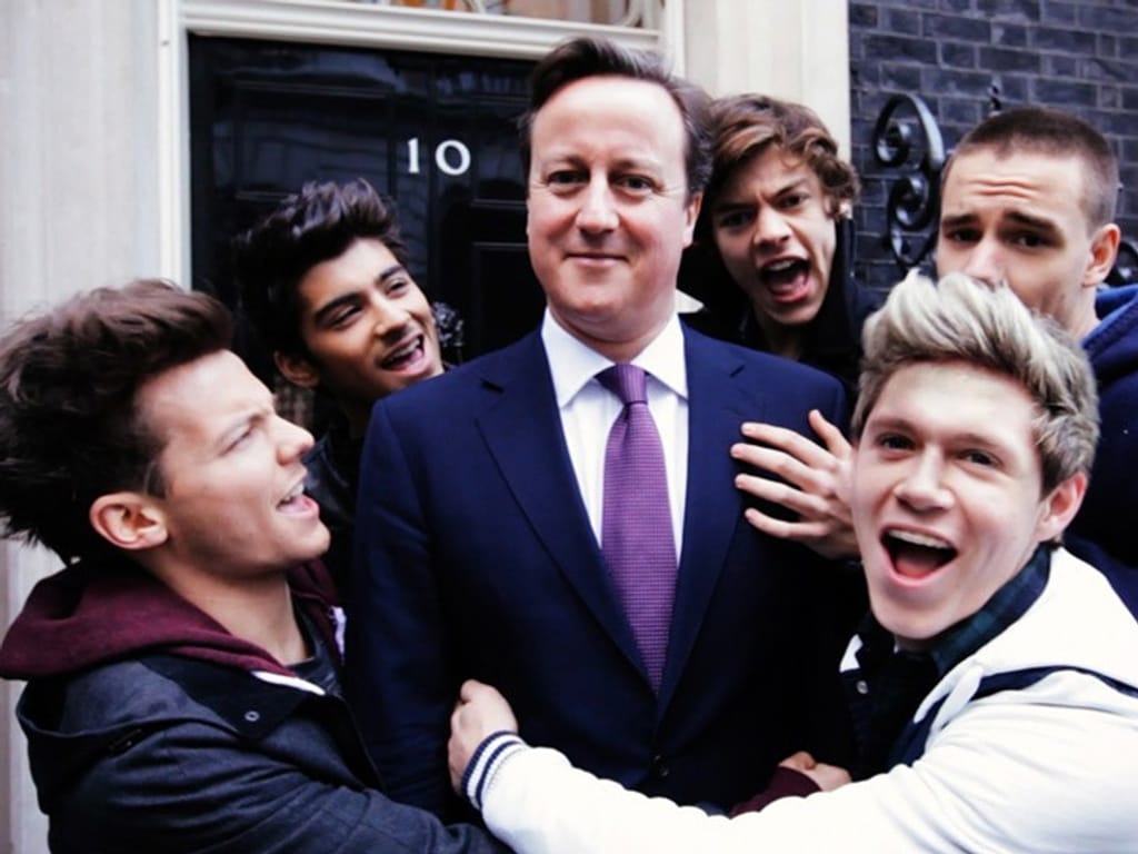 David Cameron com os One Direction (Comic Relief)