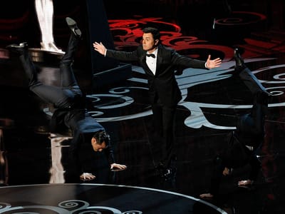 Óscares: Seth MacFarlane canta «We Saw Your Boobs» - TVI