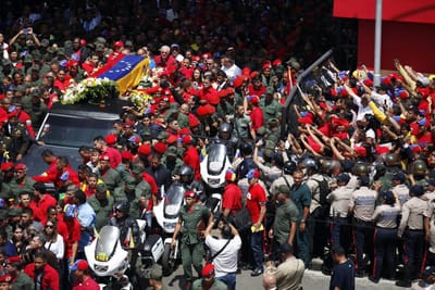 Venezuela de luto: «Chávez está vivo entre nós» - TVI
