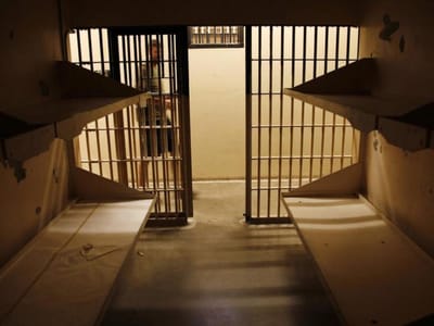 Detida por tentar introduzir droga na cadeia de Coimbra - TVI