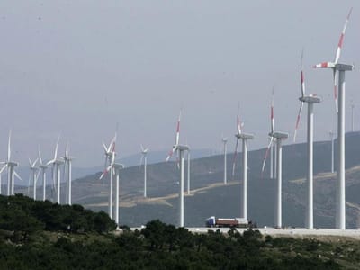 Espanha corta 1,7 mil milhões de apoios às renováveis - TVI