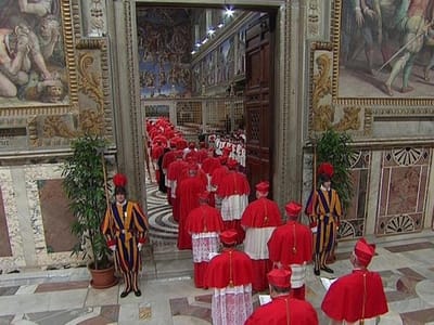 Conclave «sentiu» a presença dos fiéis no exterior - TVI