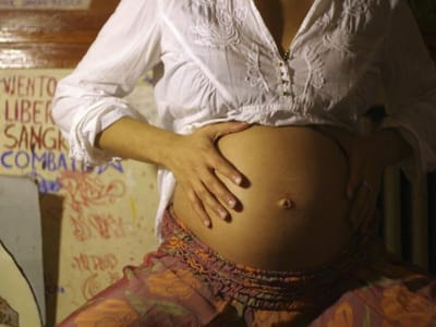 Mãe de 7 filhos está grávida de 13 bebés - TVI