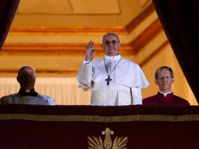 Deputada e amiga do novo papa recebe notícia em lágrimas - TVI