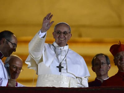 Livro acusa novo Papa de colaborar com a Junta Militar argentina - TVI