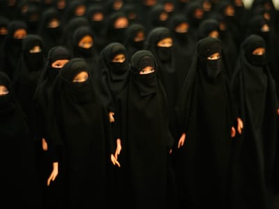 «Mulheres com estudos» são alvo do Estado Islâmico - TVI