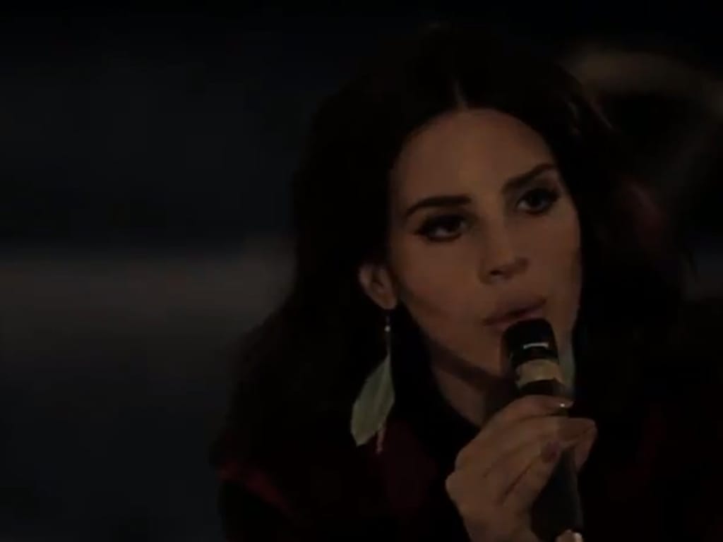 Lana del Rey faz versão de música de Leonard Cohen