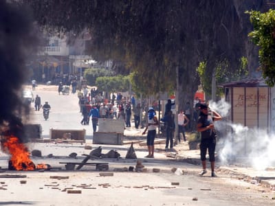 Tunísia: radicais islâmicos em confrontos com a polícia - TVI