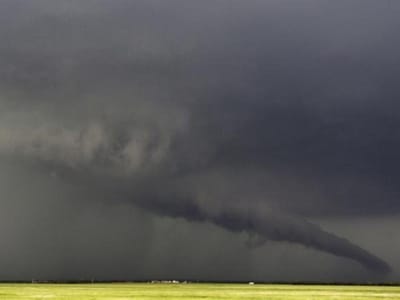 Enorme tornado «varre» a cidade de Oklahoma - TVI