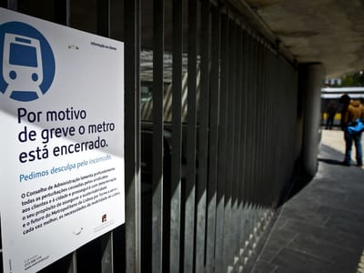 Metro de Lisboa só abre às 10:00 - TVI