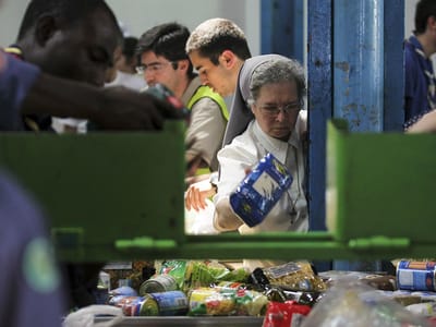 Banco alimentar: portugueses ajudam menos 15% - TVI