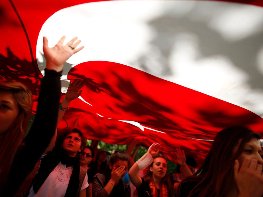 Confrontos em Istambul (Reuters)